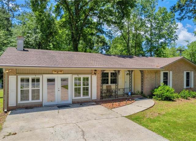 Property at 15 Porter Cir, Hampton, GA 30228, 3 beds, 2 baths