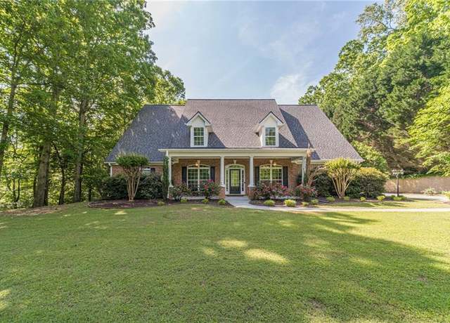 Property at 1609 Holly Ridge Dr, Loganville, GA 30052, 5 beds, 3 baths