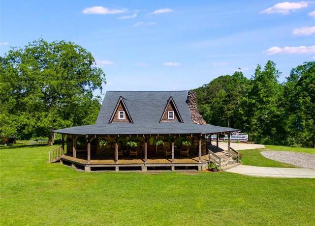 Property at 894 Lake Circle Rd, Buchanan, GA 30113, 4 beds, 2.5 baths