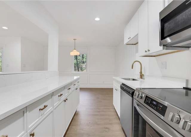 Property at 2396 Lawrenceville Hwy Unit V, Decatur, GA 30033, 2 beds, 1 bath