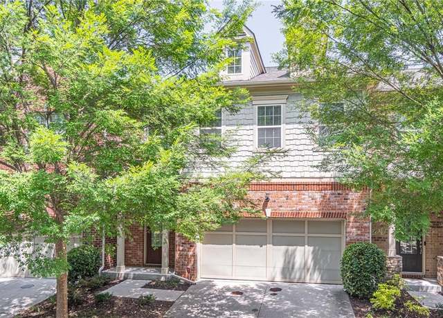 Property at 822 Northam Ln, Atlanta, GA 30342, 4 beds, 3.5 baths