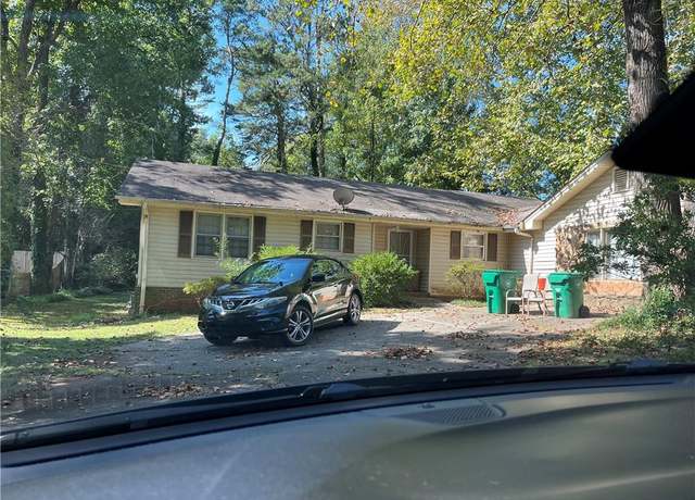 Property at 5581 Shadow Rock Dr, Lithonia, GA 30058, 3 beds, 2 baths