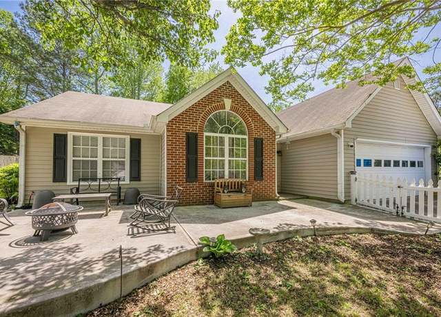 Property at 5045 Edinborough Pl, Sugar Hill, GA 30518, 3 beds, 2 baths