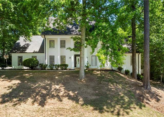 Property at 410 Glenmont Ct, Atlanta, GA 30350, 7 beds, 4.5 baths