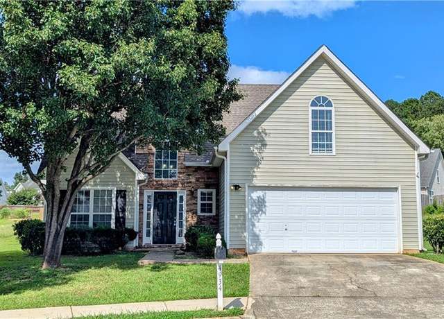 Property at 4934 Serena Ct, Lithonia, GA 30038, 4 beds, 2.5 baths
