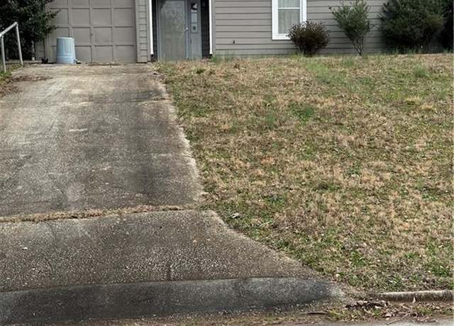 Property at 798 Durham Trl, Stone Mountain, GA 30083, 3 beds, 2 baths