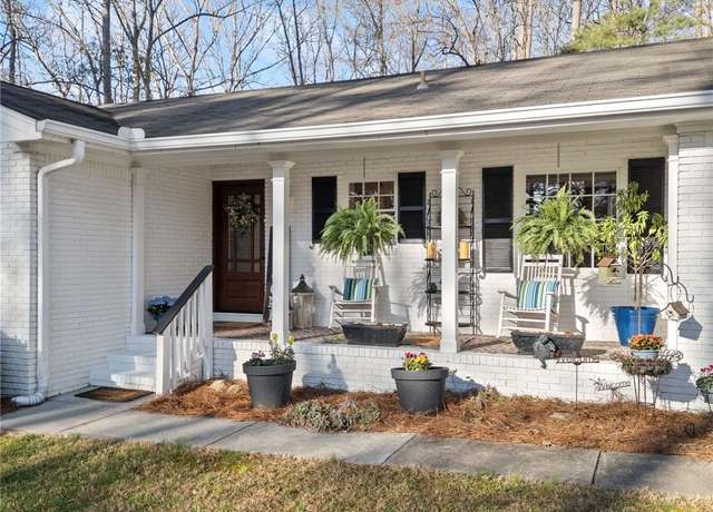 Property at 1405 Roper Rd, Canton, GA 30115, 4 beds, 3 baths