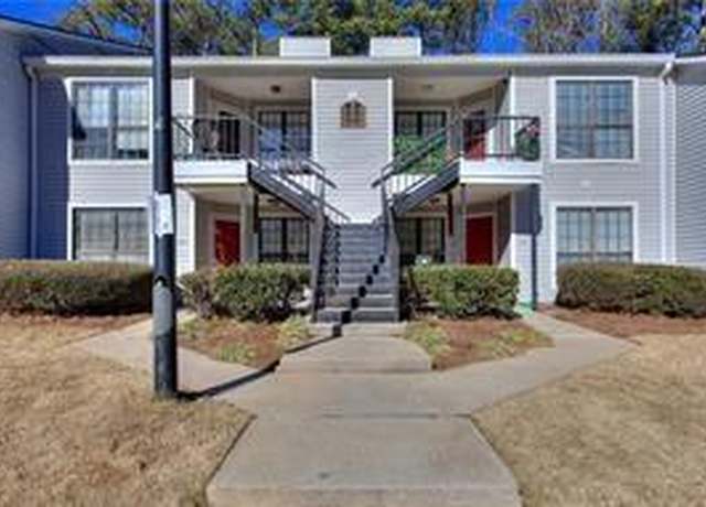 Property at 586 Windchase Ln, Stone Mountain, GA 30083, 2 beds, 2 baths