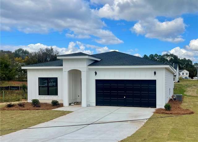 Property at 103 Charity Dr, Lavonia, GA 30553, 3 beds, 2 baths