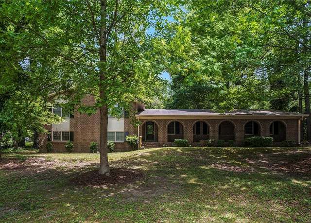 Property at 2544 Peyton Woods Trl SW, Atlanta, GA 30311, 5 beds, 2 baths