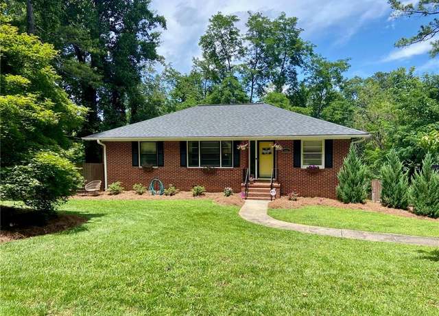 Property at 406 S Hillcrest Dr SW, Marietta, GA 30064, 3 beds, 2 baths