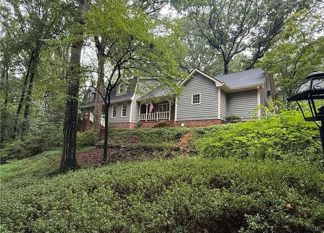 Property at 2110 Stoneleigh Dr, Tucker, GA 30087, 5 beds, 4 baths