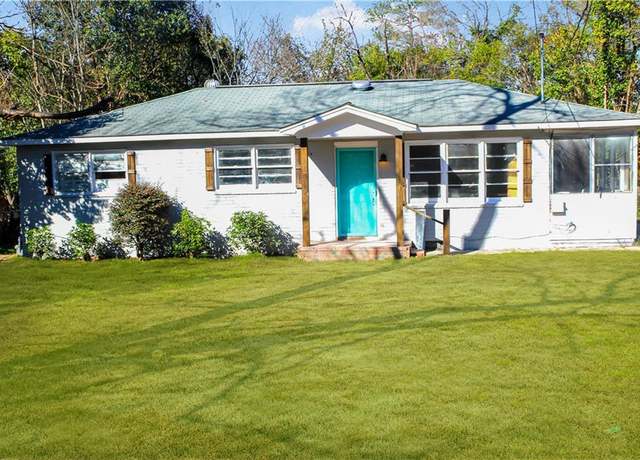 Property at 1189 Hartley St, Macon, GA 31206, 4 beds, 2 baths