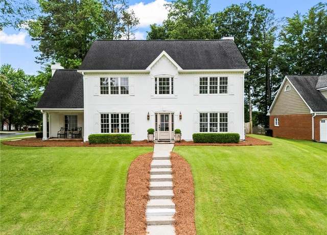 Property at 600 Delphinium Blvd NW, Acworth, GA 30102, 5 beds, 2.5 baths