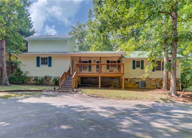 Property at 6050 Sandy Creek Rd, Loganville, GA 30052, 5 beds, 3 baths