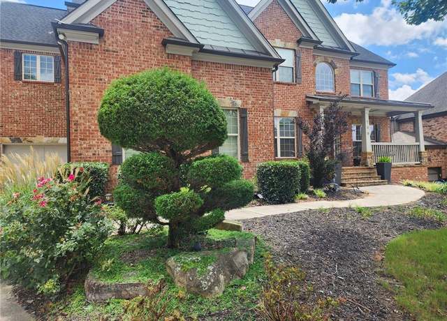 Property at 749 Verbena Way, Auburn, GA 30011, 6 beds, 5 baths
