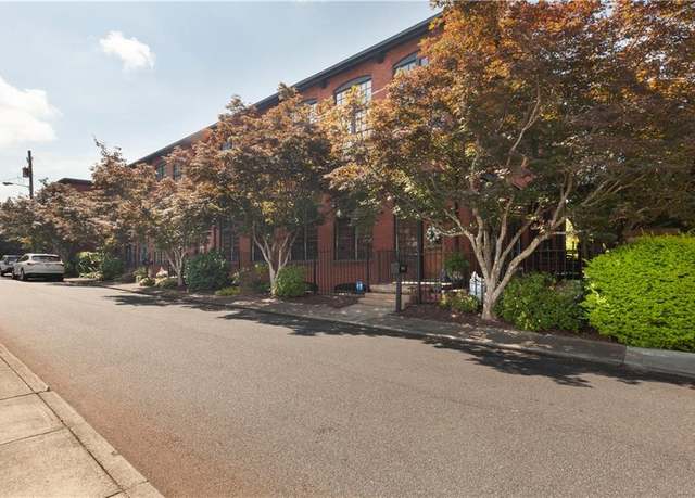 Property at 131 Radium St NW #12, Marietta, GA 30060, 3 beds, 3 baths
