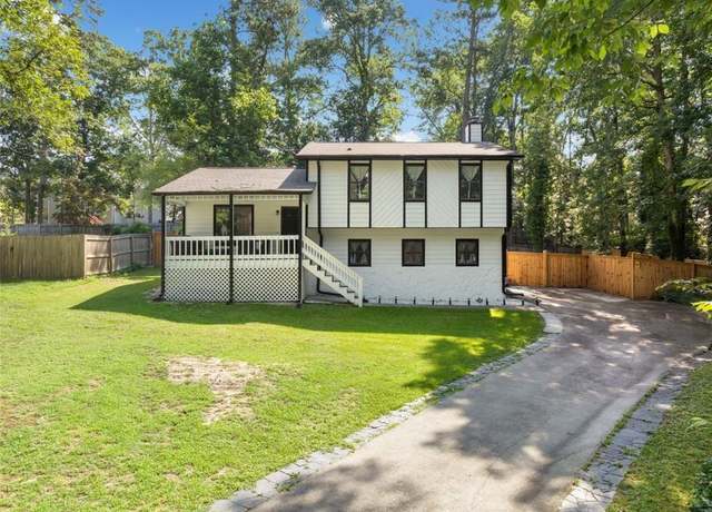 Property at 1637 Deer Run Rd, Lawrenceville, GA 30043, 3 beds, 2 baths
