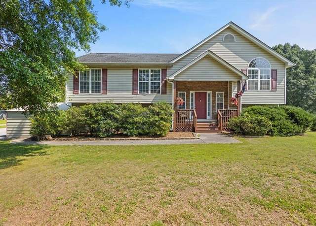 Property at 47 Powder Springs St, Hiram, GA 30141, 6 beds, 3 baths