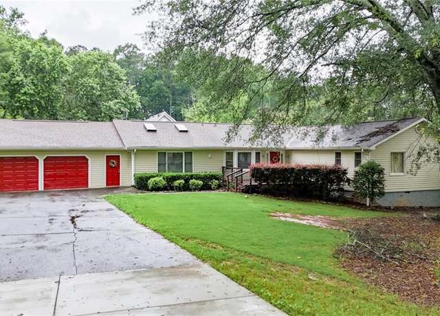 Property at 4845 Willow St, Acworth, GA 30101, 3 beds, 3 baths