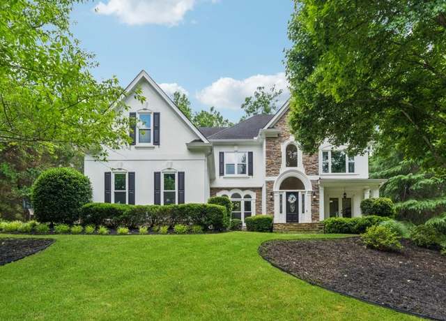 Property at 712 Brookshade Pkwy, Alpharetta, GA 30004, 6 beds, 5 baths