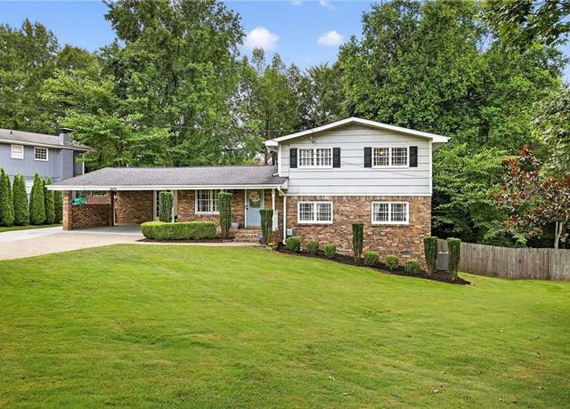 Property at 2864 Fontainebleau Dr, Atlanta, GA 30360, 5 beds, 3.5 baths