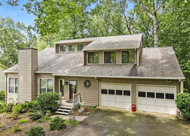 Property at 215 Overlook Ct, Roswell, GA 30076, 5 beds, 3.5 baths
