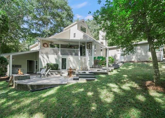 Property at 9050 Pine Tree Cir, Gainesville, GA 30506, 3 beds, 3 baths