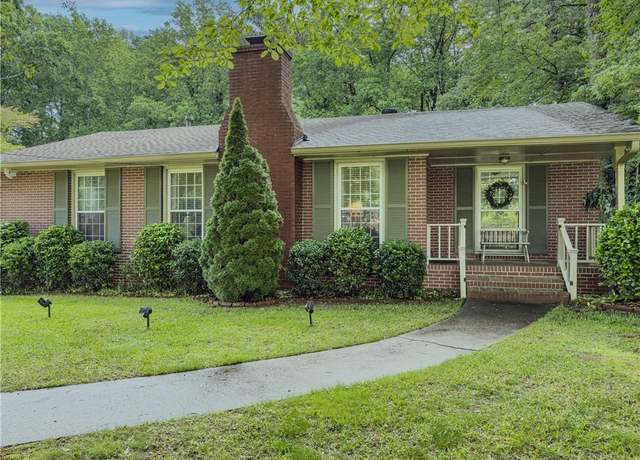Property at 664 Mcburnette Rd NE, Marietta, GA 30068, 3 beds, 2 baths