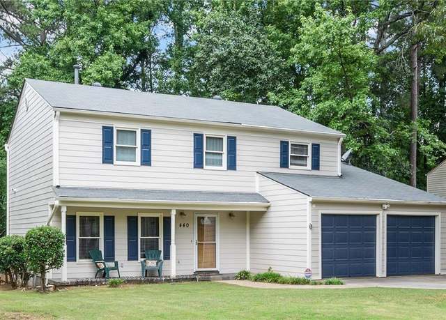 Property at 440 Barrington Dr W, Roswell, GA 30076, 4 beds, 2.5 baths
