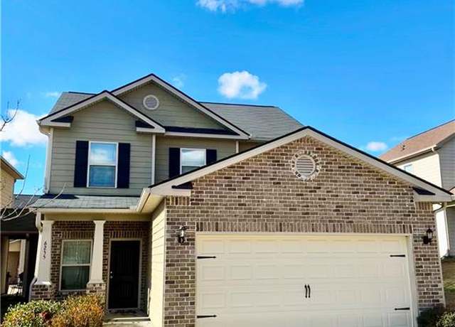 Property at 6255 Hickory Lane Cir, Union City, GA 30291, 3 beds, 2.5 baths