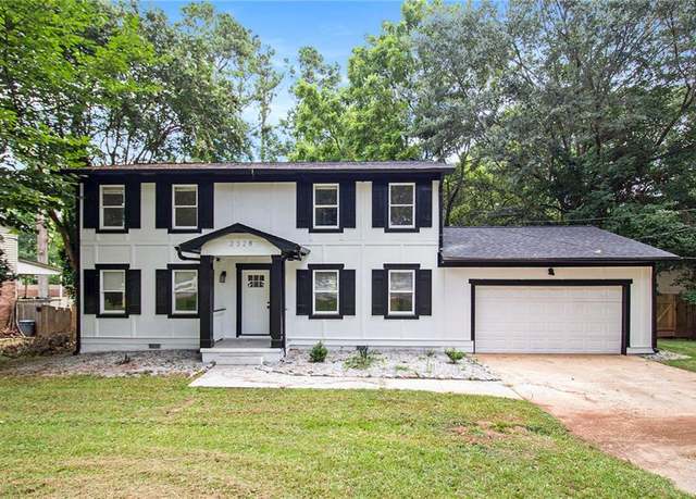 Property at 2328 Carnes Rd, Jonesboro, GA 30236, 4 beds, 2.5 baths
