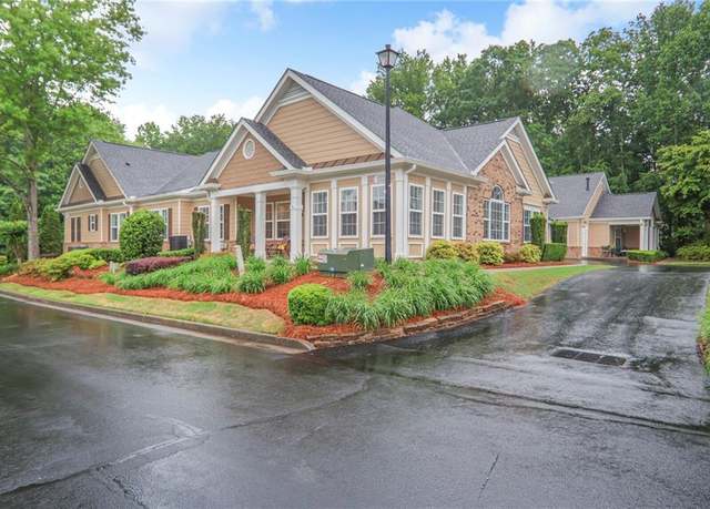 Property at 2595 Grapevine Cir, Cumming, GA 30041, 3 beds, 3 baths