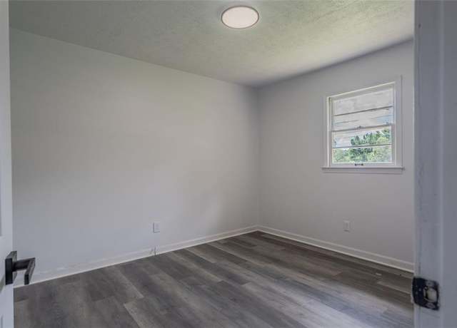 Property at 3570 Briar Dr, Lithia Springs, GA 30122, 3 beds, 2 baths