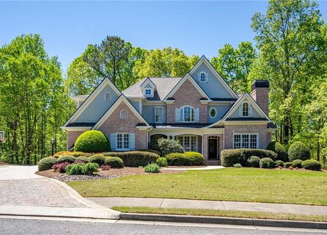 Property at 225 Ansley Close, Roswell, GA 30075, 5 beds, 5.5 baths