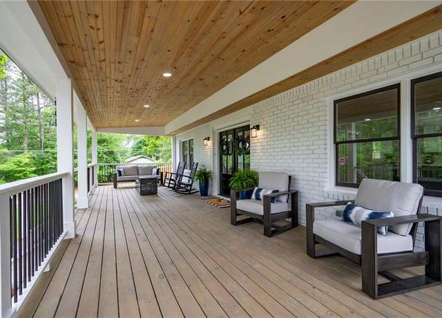 Property at 550 Stewart Ave NW, Marietta, GA 30064, 3 beds, 4 baths