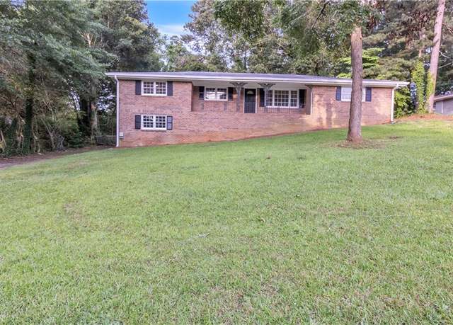 Property at 6243 David Ln SW, Mableton, GA 30126, 3 beds, 2 baths