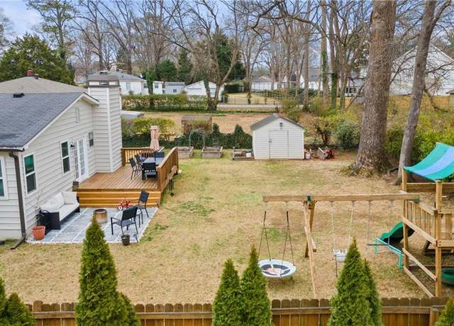 Property at 1060 Mclinden Ave SE, Smyrna, GA 30080, 4 beds, 3 baths