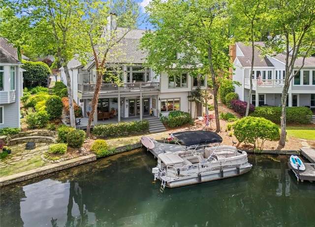 Property at 6330 Spinnaker Ln, Alpharetta, GA 30005, 3 beds, 3.5 baths