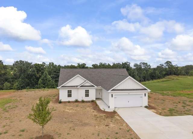 Property at 561 Racetrack Rd, Toccoa, GA 30577, 4 beds, 2 baths