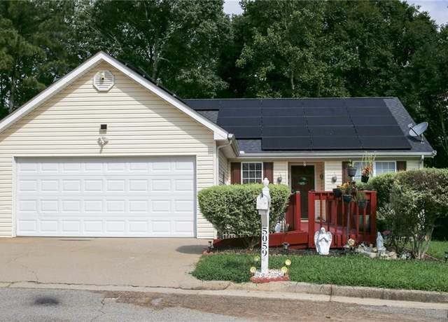 Property at 5059 Lancashire Ct, Flowery Branch, GA 30542, 3 beds, 2 baths