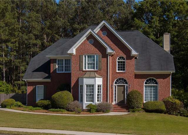 Property at 7522 Greens Mill Dr, Loganville, GA 30052, 5 beds, 3.5 baths