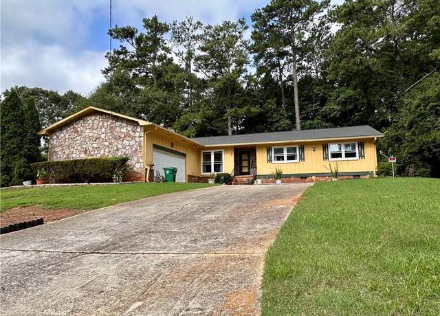 Property at 3275 Wintercreeper Dr, Lithonia, GA 30038, 3 beds, 2 baths