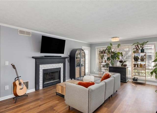 Property at 303 Gettysburg Pl, Atlanta, GA 30350, 2 beds, 2 baths