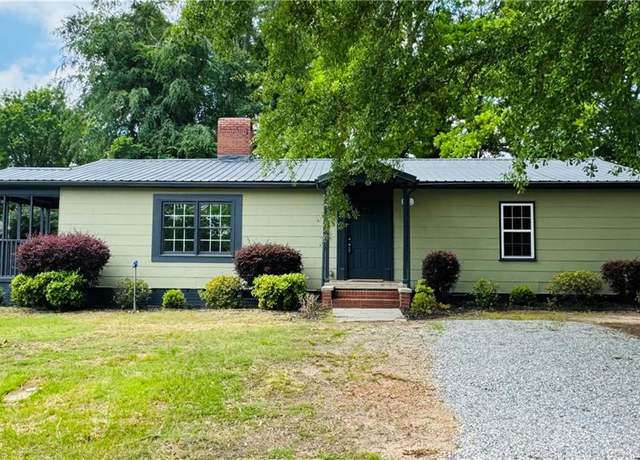 Property at 127 Holly St, Social Circle, GA 30025, 3 beds, 2 baths