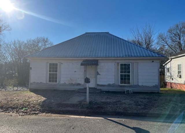 Property at 210 E 14th St, Rome, GA 30161, 3 beds, 1 bath