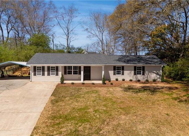 Property at 6014 Mitchell St, Flowery Branch, GA 30542, 4 beds, 2 baths