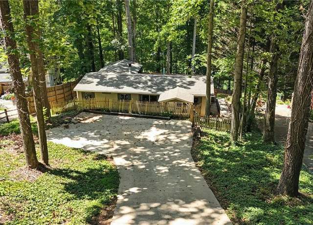 Property at 6695 Thunder Trl, Gainesville, GA 30506, 3 beds, 2 baths