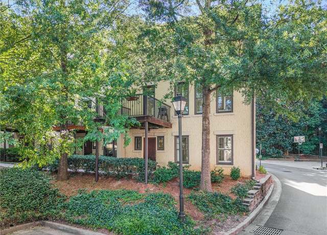 Property at 102 Knob Hills Cir, Decatur, GA 30030, 3 beds, 3.5 baths