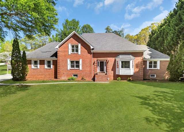 Property at 3175 Old Jonesboro Rd, Fairburn, GA 30213, 5 beds, 3.5 baths